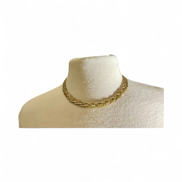 Gold Toned Necklace Spring Ring Clasp Retro - Picture 1 of 10